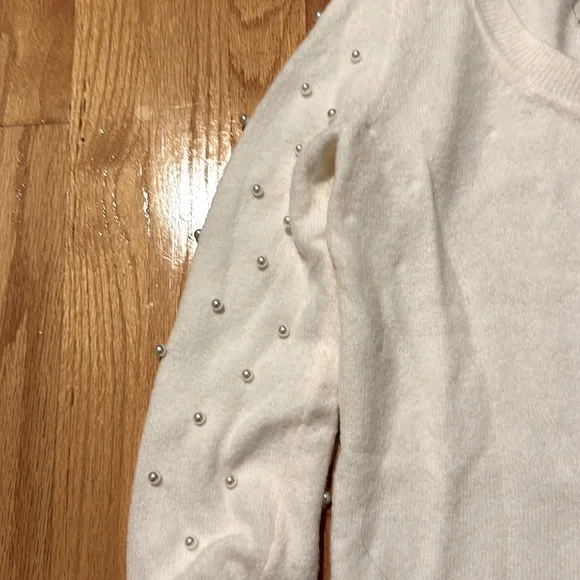 Pearl embellished ivory sweater, size xs - Picture 2 of 3